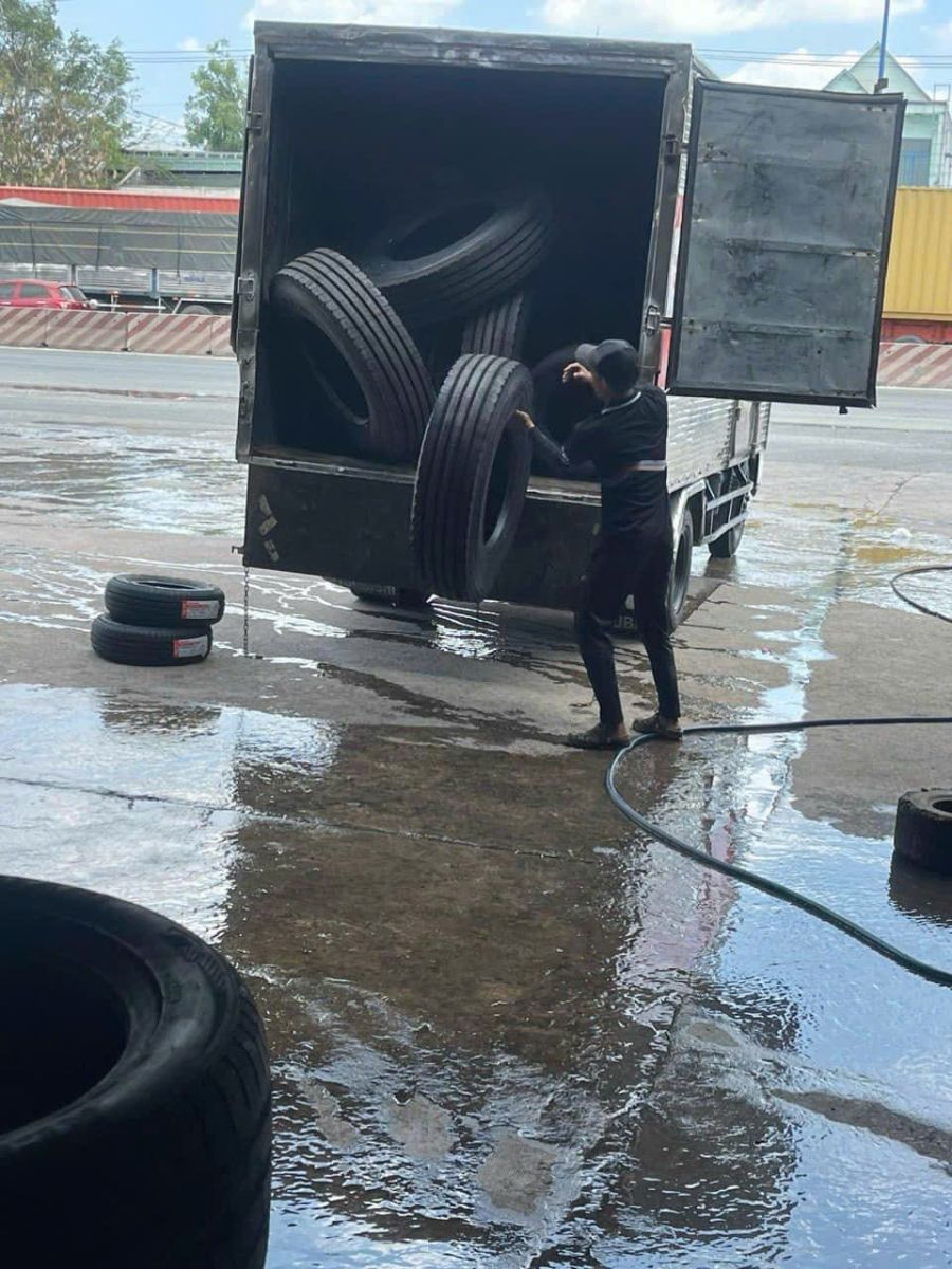 DỊCH VỤ VÁ VỎ - THAY LỐP LƯU ĐỘNG UY TÍN, GIÁ RẺ TẠI DĨ AN, BÌNH DƯƠNG